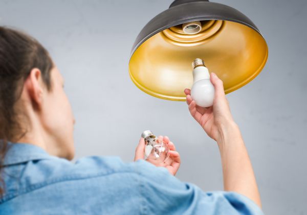 Light Bulb Replacement in Ringgold