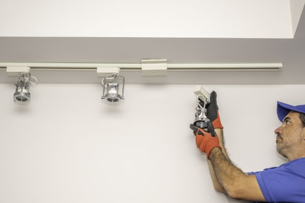 Track Light Bulb Replacement in Ringgold